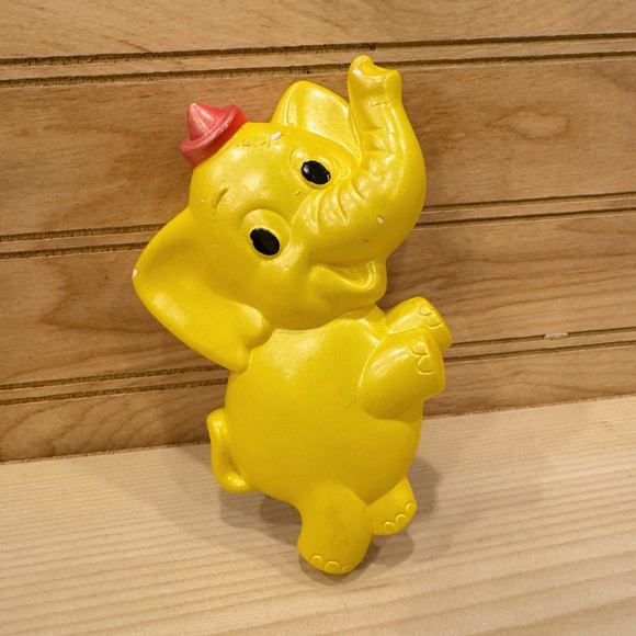 Vintage Chalkware Elephant Nursery Wall Hanging Decor - Picture 2 of 3